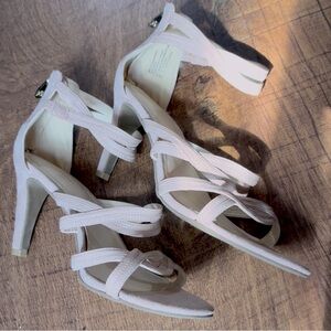 Liz Claiborne light pink  suede Strappy Heels six 9w